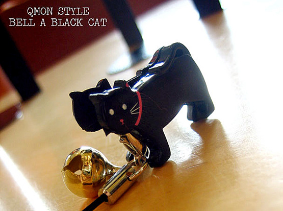 QMON Styleストラップ黒猫