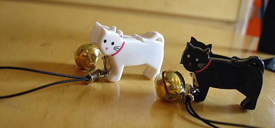 QMON Styleストラップ白猫と黒猫